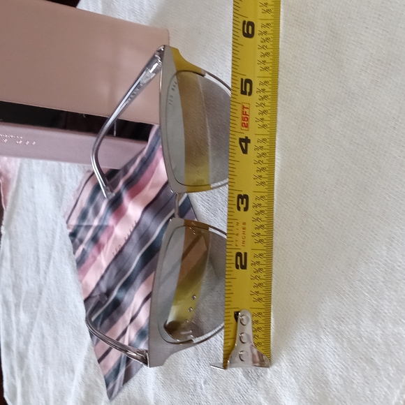 Beautiful T.B. Mirrored Sunglasses & Case - Picture 8 of 16